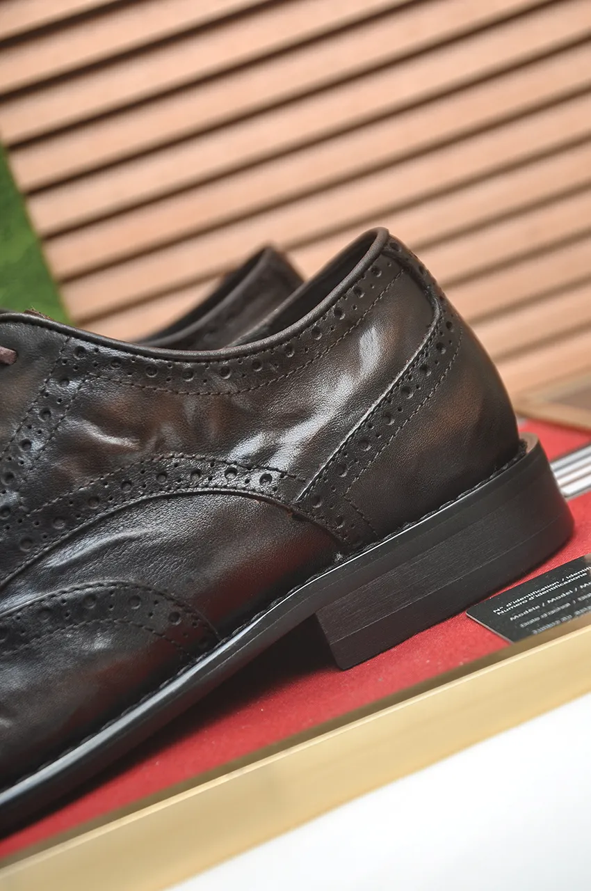 Men's shoes 💰580💶 Brand: GUCCI (Gucci) Standard code: Men's code 38/44 (45 can be customized) Grade: Same as the official website Original quality Material: Original cowhide Water-dyed cowhide lining Original rubber outsole Style category: Men's fashionable casual leather shoes Distinguished big-name luxury elements Top luxury Color: Actual picture